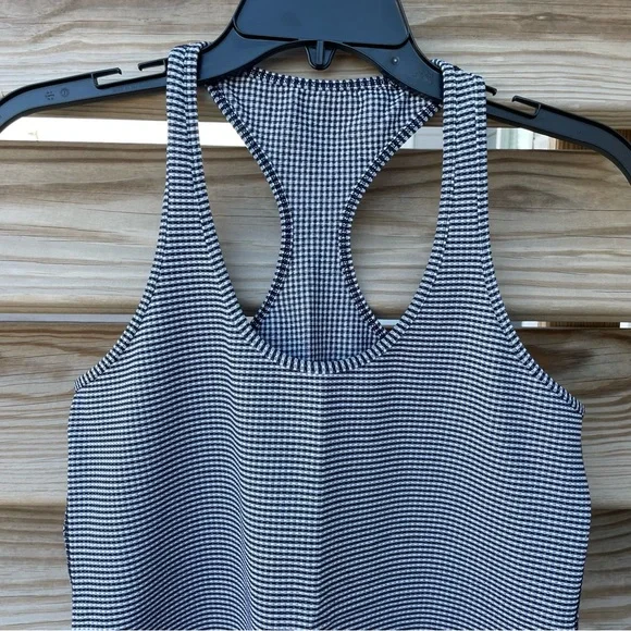 Lululemon navy blue & white gingham racer back tank top EUC Women 12 - Picture 2 of 8
